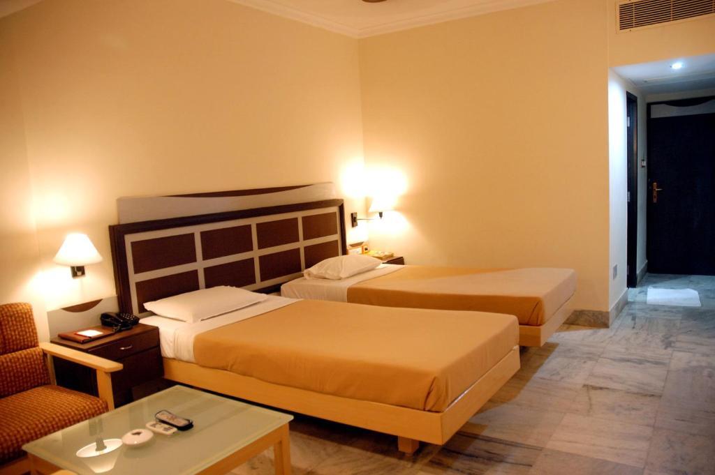 Hotel Abu Palace Chennai Ruang foto